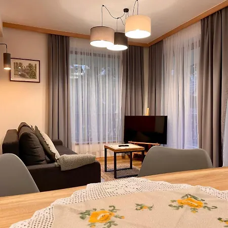 アパート Kornaje - Jaworki - Komfortowe Apartamenty, Basen, Sauna, Duzy Ogrod, Blisko Szlakow I Stoku Narciarskiego