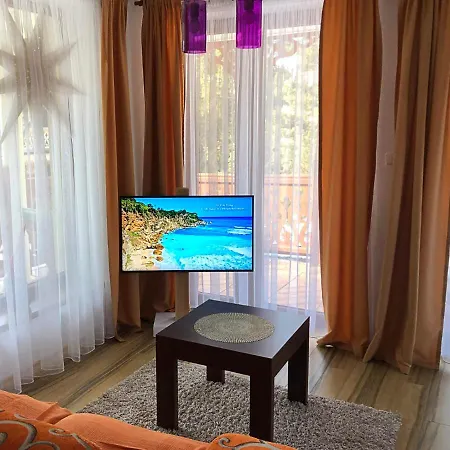 아파트 Kornaje - Jaworki - Komfortowe Apartamenty, Basen, Sauna, Duzy Ogrod, Blisko Szlakow I Stoku Narciarskiego 슈차브니차
